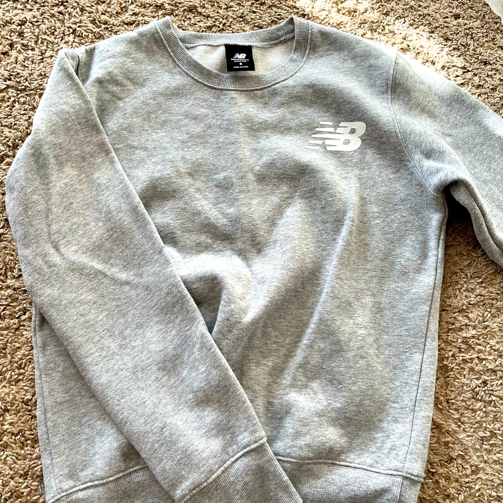 Small, NB  crew neck sweater.